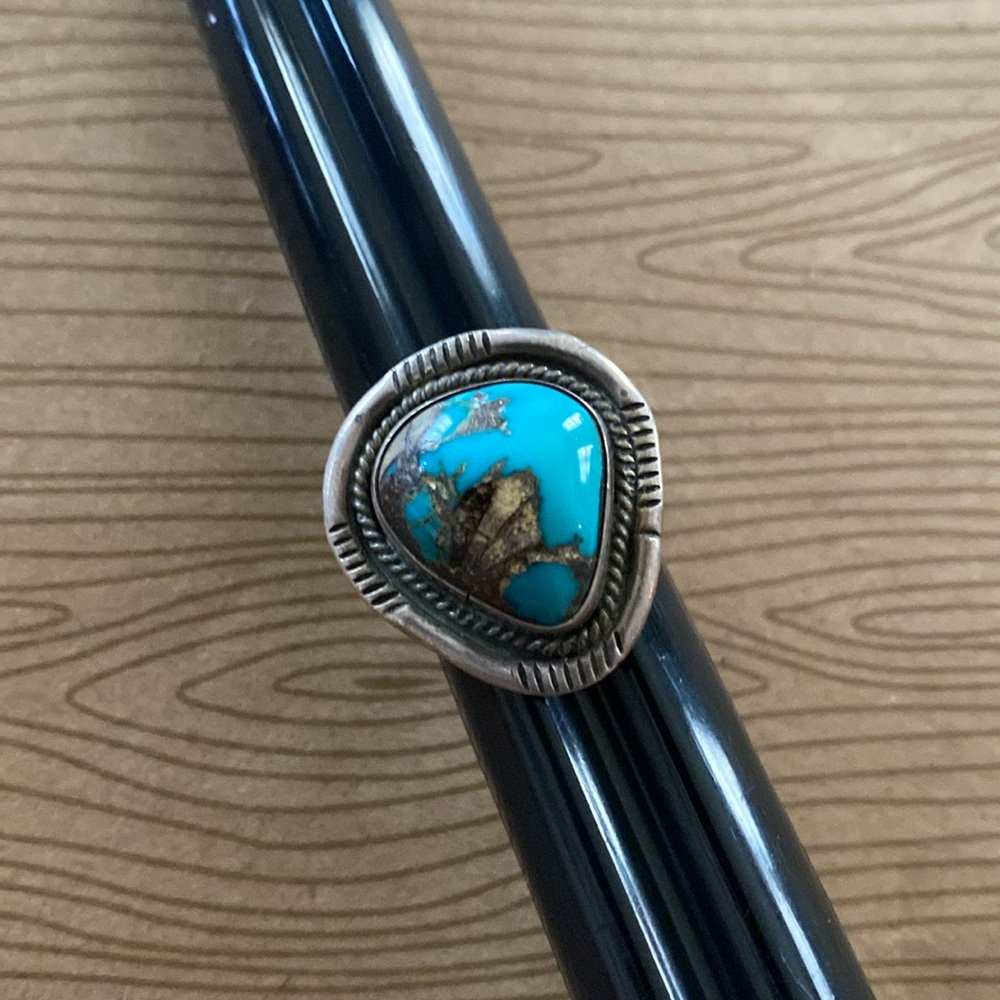 Gorgeous vintage turquoise ring. Size 6. - Picture 1 of 10
